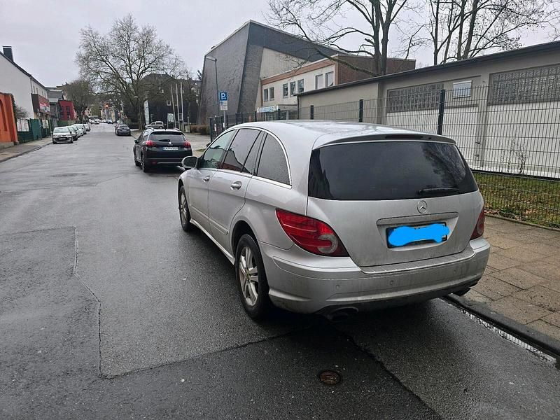 Gebraucht Mercedes R280 190 PS (139 kW) 2007 Silber Van / Kleinbus