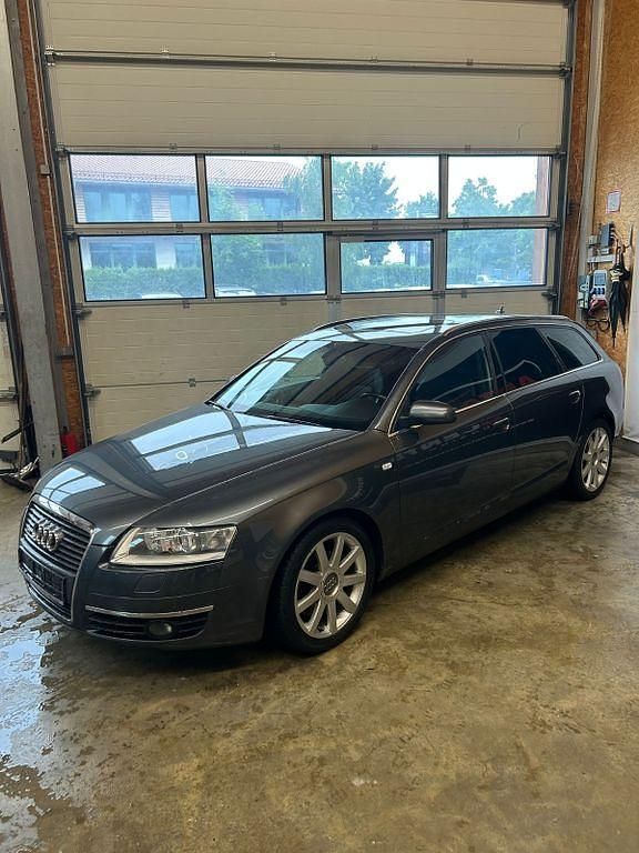 Grau Gebraucht 2006 Audi A6 Comfort Kombi | 4.900 € (Guter Preis) - Bild 1/4