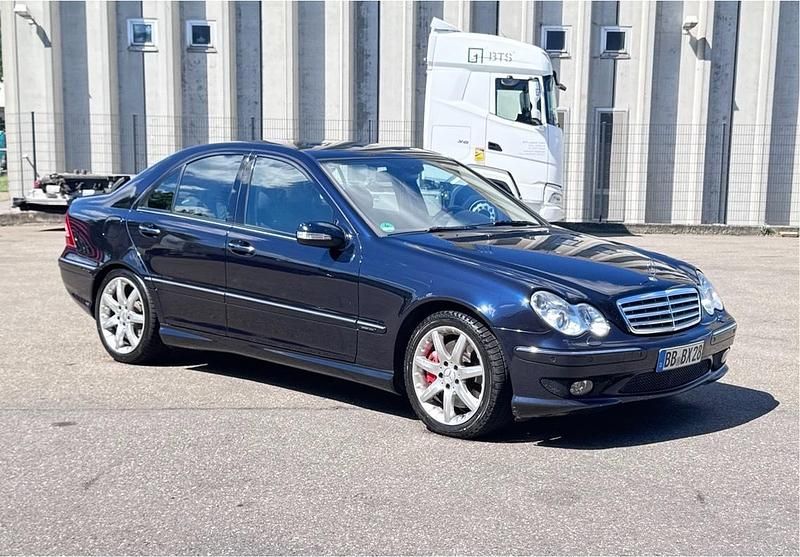 Schwarz Gebraucht 2005 Mercedes C320 Sport Edition Limousine | 4.400 € (Fairer Preis) - Bild 1/4