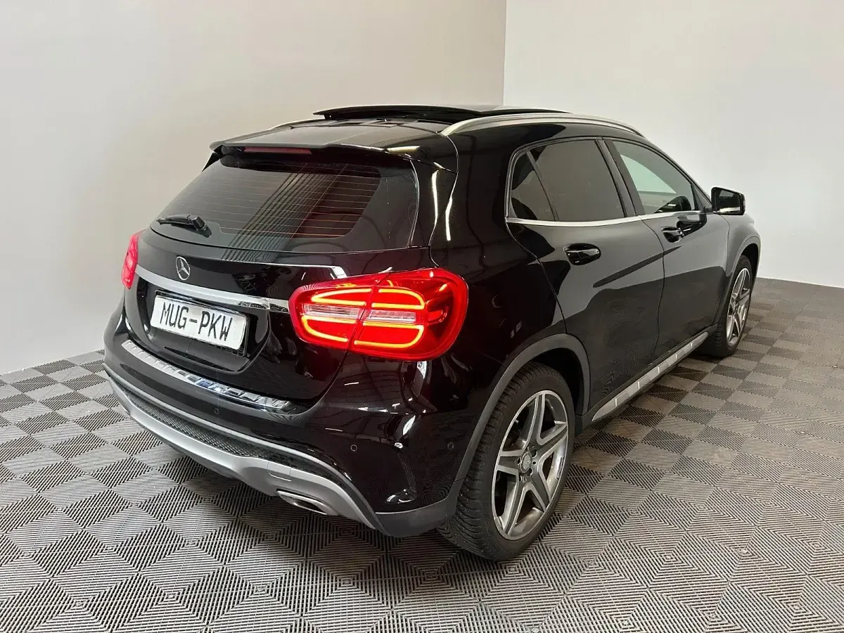 Gebraucht Mercedes GLA180 AMG 122 PS (89 kW) 2015 Schwarz SUV