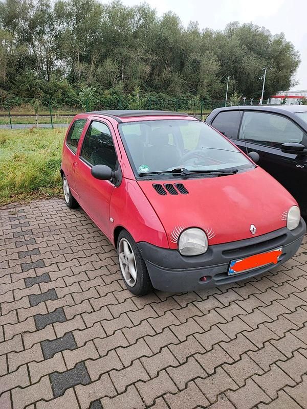 Rot Gebraucht 2004 Renault Twingo Kleinwagen | 800 € (Guter Preis) - Bild 1/4