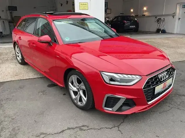 Gebraucht Audi A4 S-Line 204 PS (150 kW) 2023 Rot Kombi