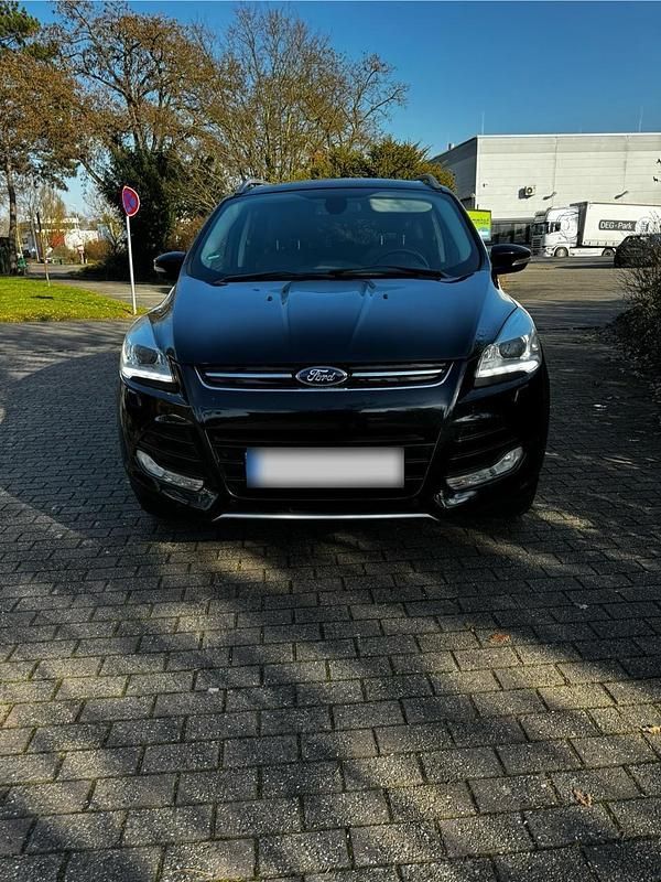 Gebraucht Ford Kuga Titanium 150 PS (110 kW) 2015 Schwarz SUV