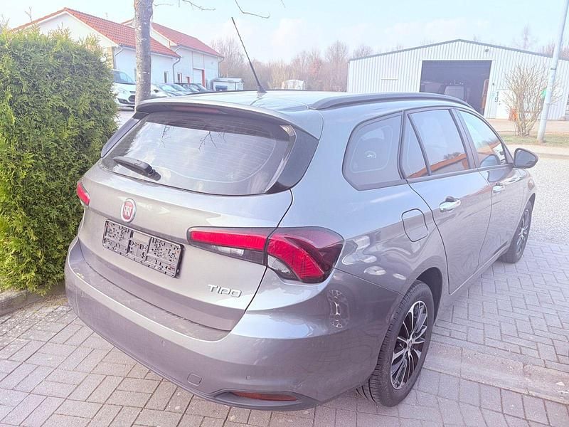Gebraucht Fiat Tipo 95 PS (69 kW) 2018 Grau Kombi
