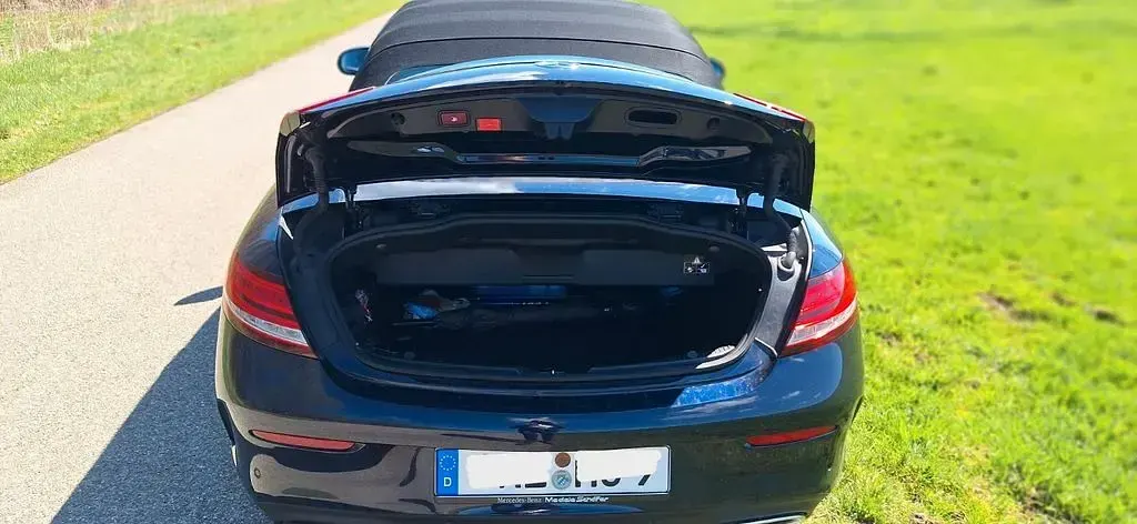 Gebraucht Mercedes C200 AMG line 184 PS (135 kW) 2020 Blau Cabrio