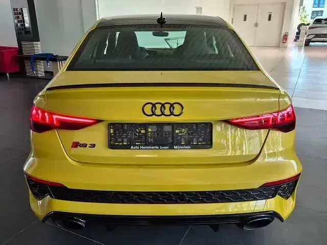 Gebraucht Audi RS3 Sport 400 PS (294 kW) 2022 Pythongelb metallic Limousine