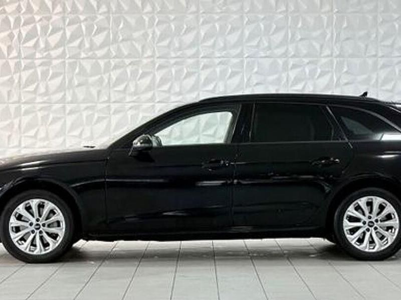 Second-hand Audi A4 Ambiente 204 CP (150 kW) 2021 Negru Berlinǎ