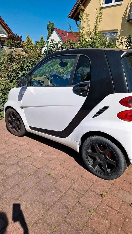 Weiß Gebraucht 2011 Smart ForTwo Coupé Kleinwagen | 1.400 € (Superpreis) - Bild 1/4