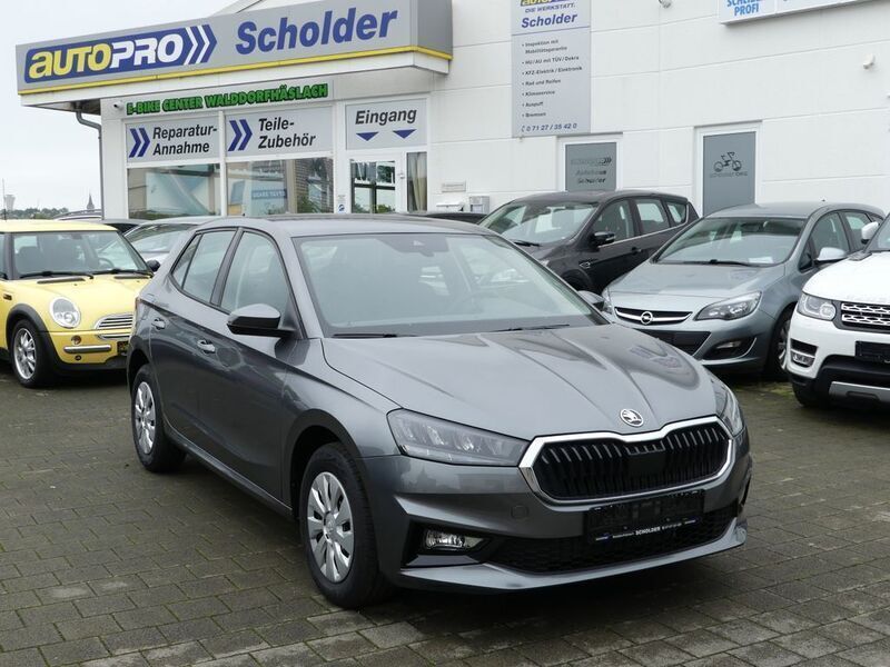 Grau Neu 2024 Skoda Fabia Selection Limousine | 21.900 € (Guter Preis) - Bild 1/4