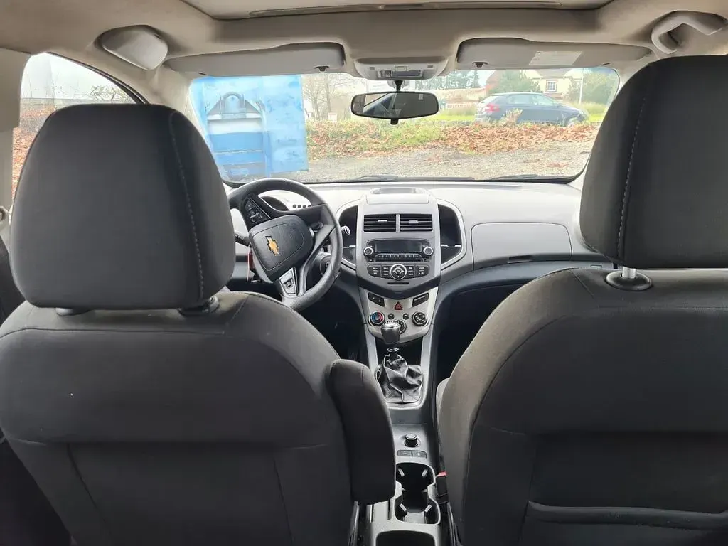 Używany Chevrolet Aveo LT 101 KM (74 kW) 2012 Biały Sedan/Limuzyna