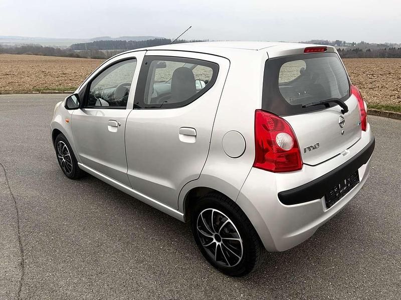 Gebraucht Nissan Pixo Visia 68 PS (50 kW) 2012 Silber Kleinwagen