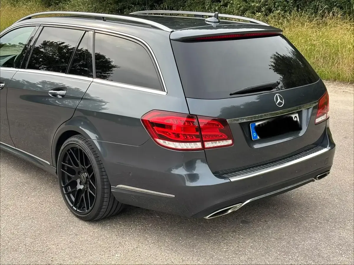Gebraucht Mercedes E250 204 PS (150 kW) 2013 Grau Kombi