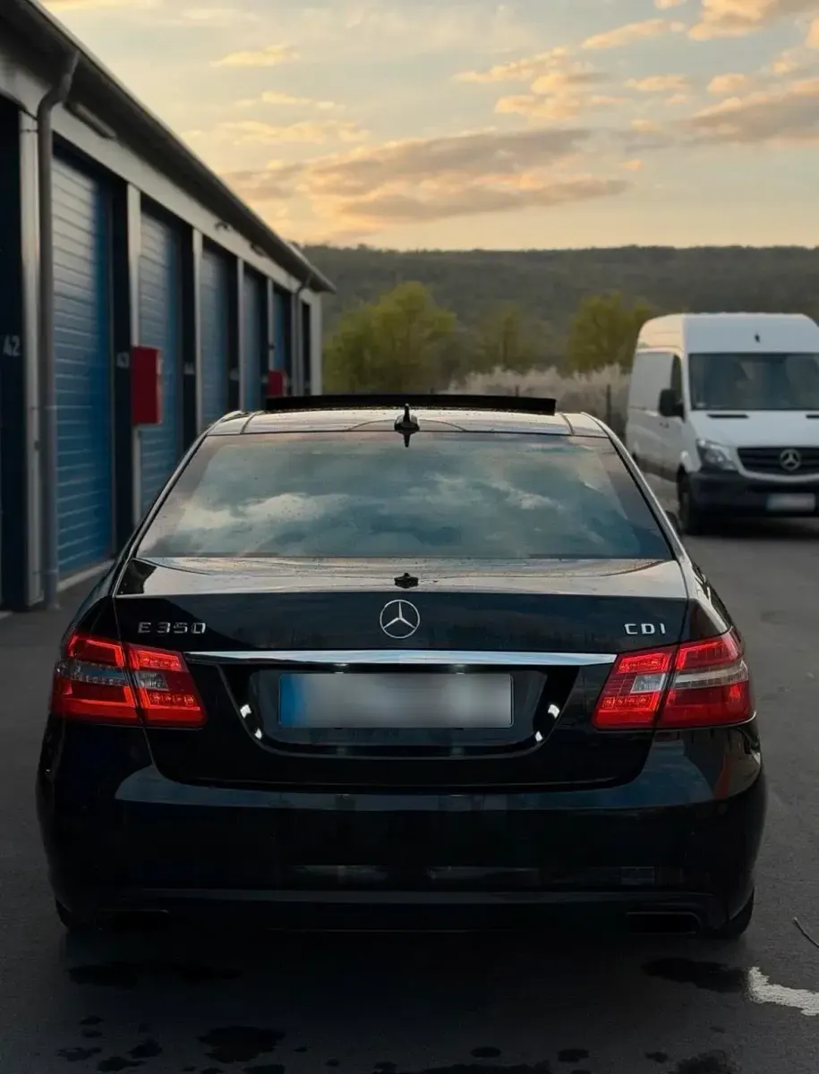 Gebraucht Mercedes E350 Avantgarde 231 PS (169 kW) 2010 Schwarz Limousine