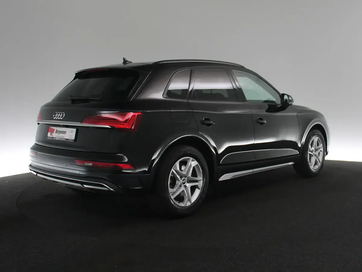 Gebraucht Audi Q5 Advanced 163 PS (119 kW) 2022 Schwarz / mythosschwarz SUV