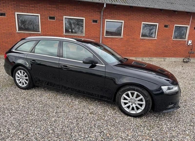 Gebraucht Audi A4 136 PS (100 kW) 2012 Schwarz Kombi