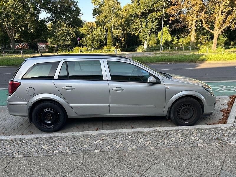 Second-hand Opel Astra 105 CP (77 kW) 2005 Argintiu Break