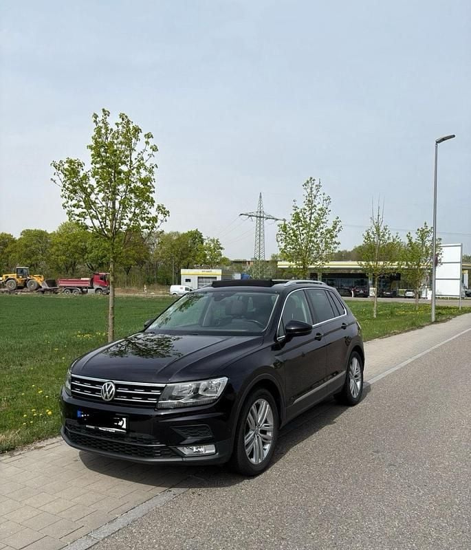 Schwarz Gebraucht 2017 VW Tiguan SUV | 18.490 € (Guter Preis) - Bild 1/4