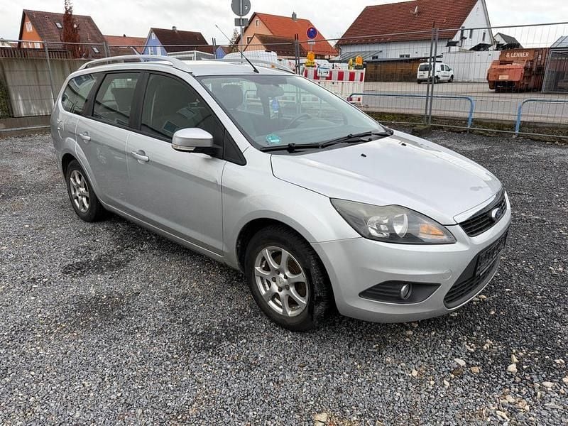 Gebraucht Ford Focus 101 PS (74 kW) 2009 Silber Limousine