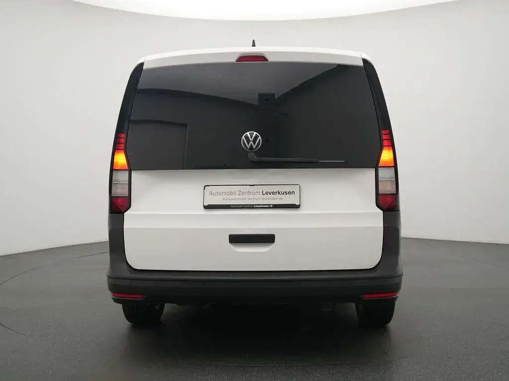 Używany VW Caddy 122 KM (89 kW) 2021 Biały Minivan