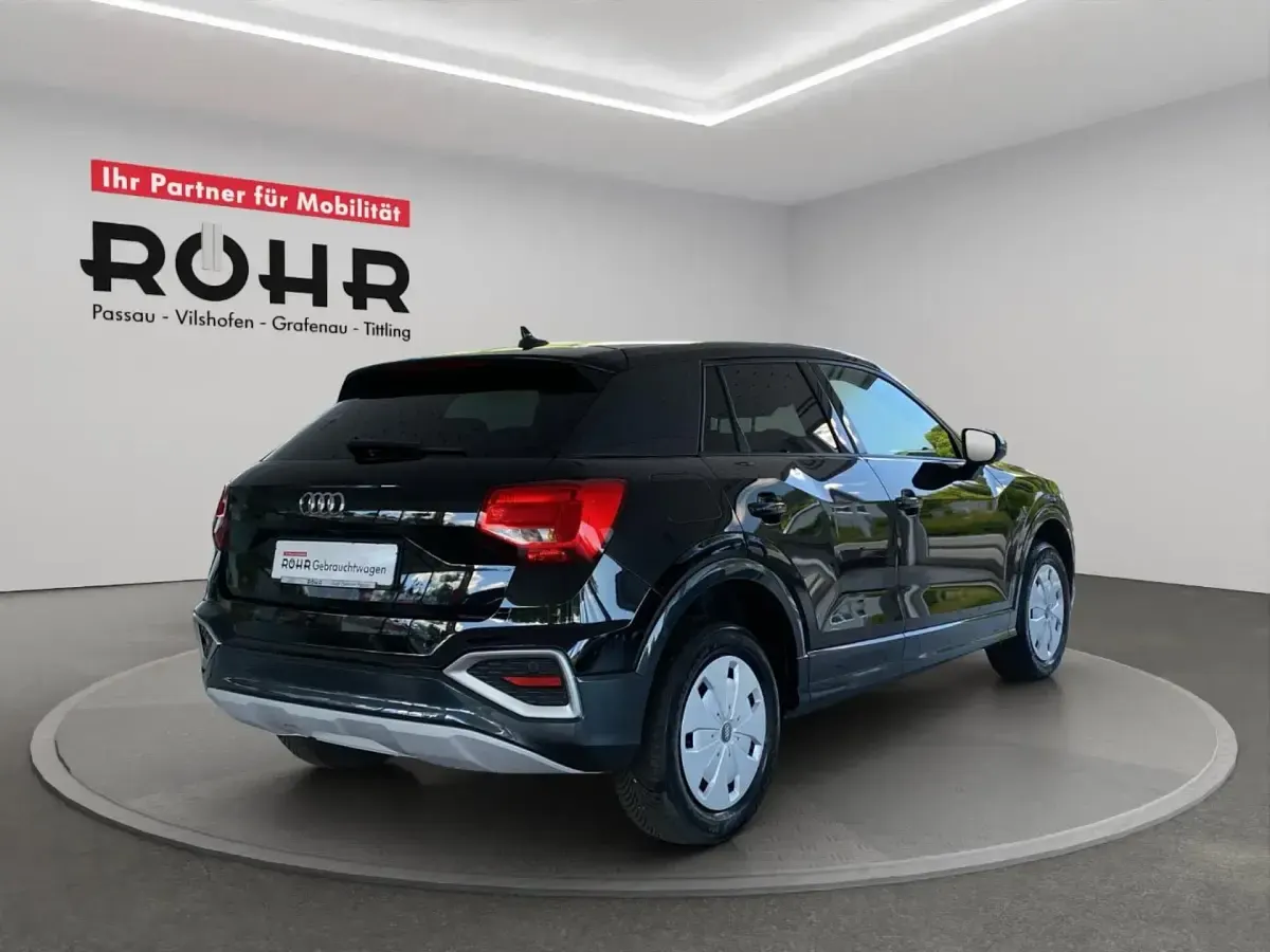 Używany Audi Q2 Advanced 116 KM (85 kW) 2025 Czarny SUV