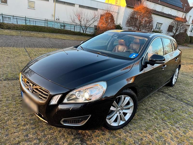Schwarz Gebraucht 2012 Volvo V60 Kombi | 9.200 € - Bild 1/4