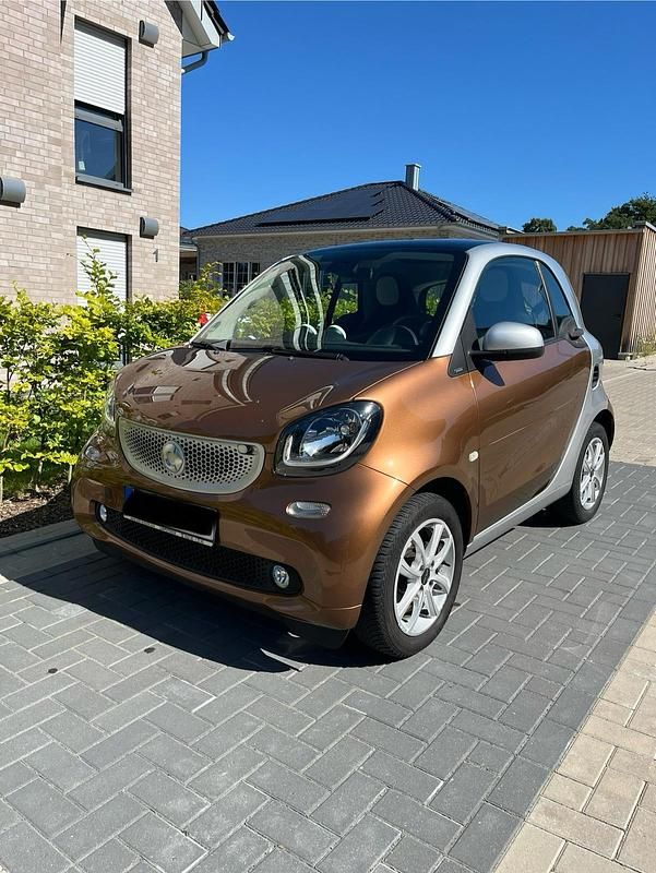 Gold Gebraucht 2015 Smart ForTwo Coupé Kleinwagen | 7.850 € (Guter Preis) - Bild 1/4