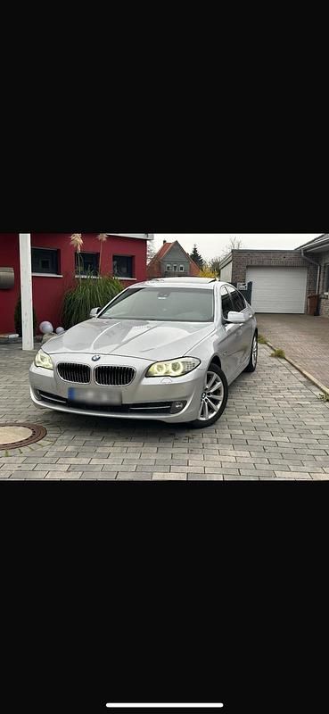 Gebraucht BMW 523 204 PS (150 kW) 2010 Silber Limousine