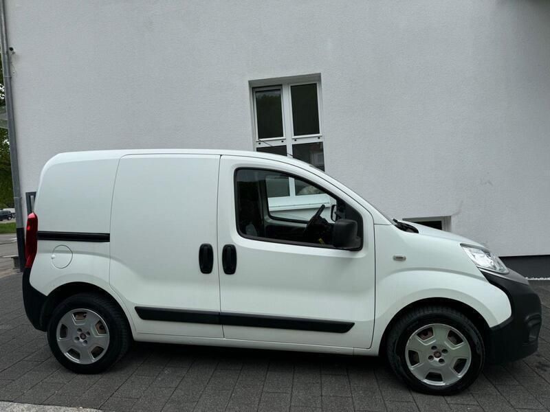 Weiß Gebraucht 2018 Fiat Fiorino Van / Kleinbus | 7.800 € (Superpreis) - Bild 1/4