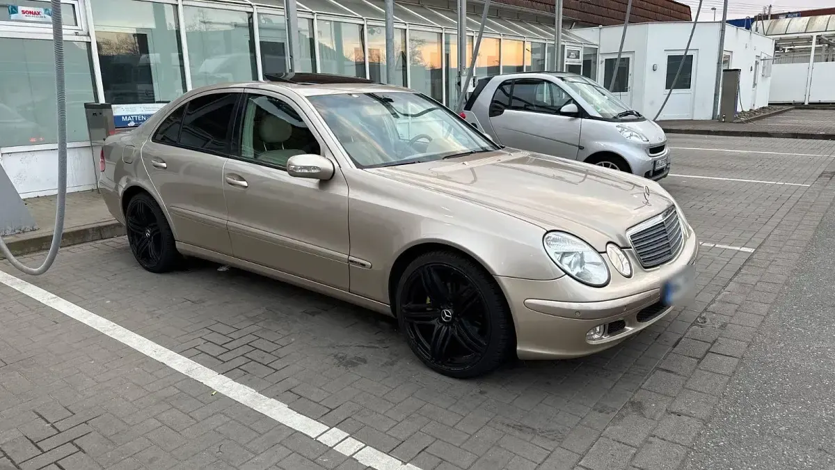 Gebraucht Mercedes 220 150 PS (110 kW) 2004 Beige Limousine