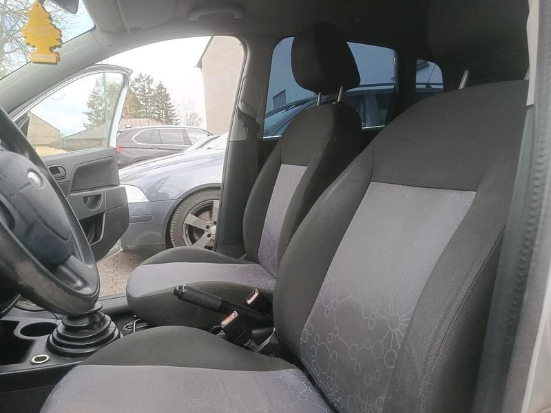 Gebraucht Ford Fiesta 80 PS (58 kW) 2008 Silber Kleinwagen