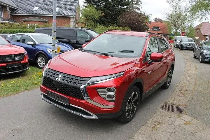 Używany Mitsubishi Eclipse Cross Plus 98 KM (72 kW) 2022 Czerwony SUV