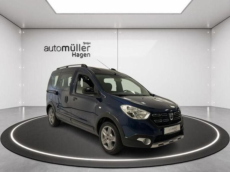 Blau cosmos Gebraucht 2018 Dacia Dokker Celebration Van | 9.490 € (Guter Preis) - Bild 1/4