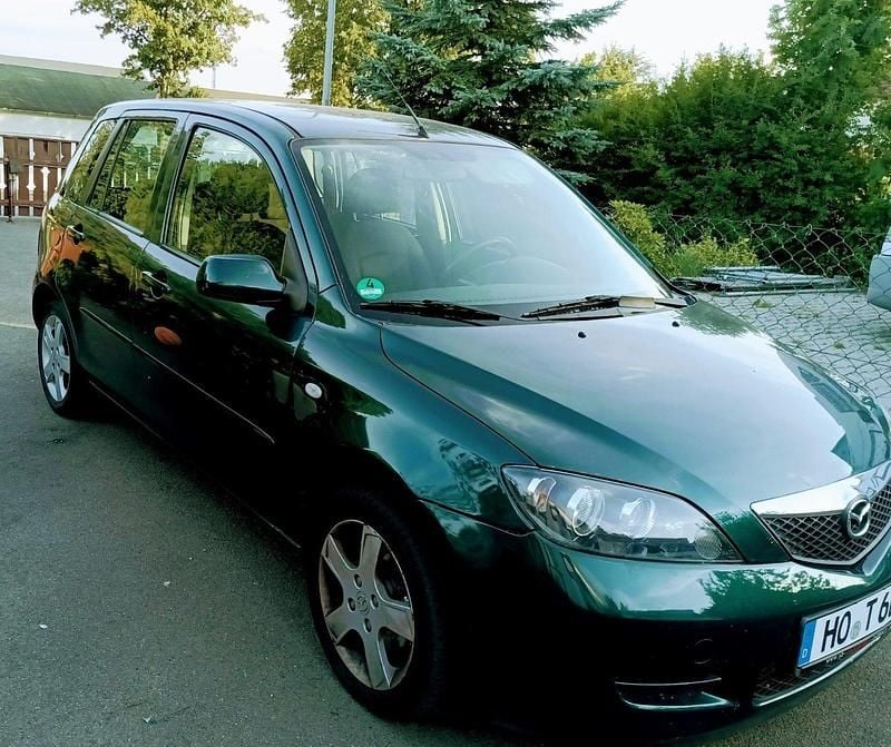 Grün Gebraucht 2007 Mazda 2 Kleinwagen | 1.800 € - Bild 1/4