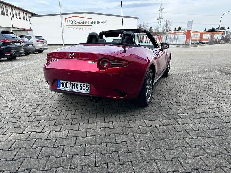 Neu Mazda MX5 Exclusive-Line 132 PS (97 kW) 2025 Rot Cabrio