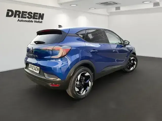 Ny Renault Captur Techno 140 HK (102 kW) 2025 Blå SUV