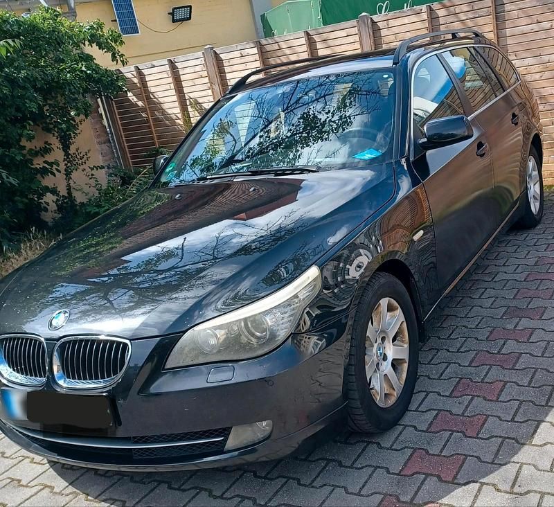 Gebraucht BMW 525 197 PS (144 kW) 2008 Schwarz Kombi