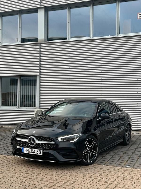 Schwarz Gebraucht 2020 Mercedes CLA250 AMG Limousine | 33.950 € (Etwas zu teuer) - Bild 1/4