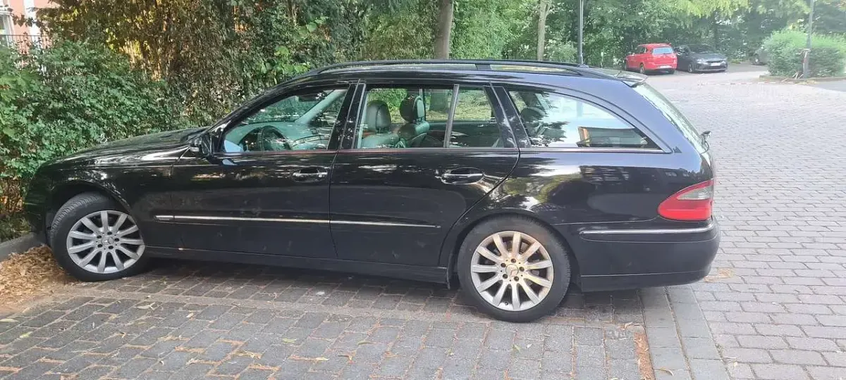 Gebraucht Mercedes E200 184 PS (135 kW) 2006 Schwarz Kombi