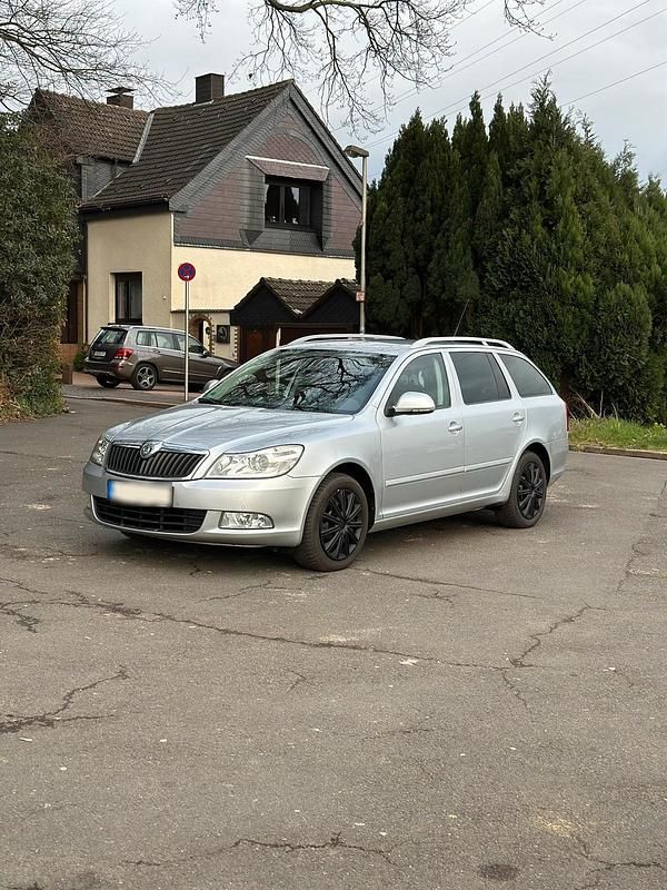 Gebraucht Skoda Octavia 122 PS (89 kW) 2009 Silber Kombi