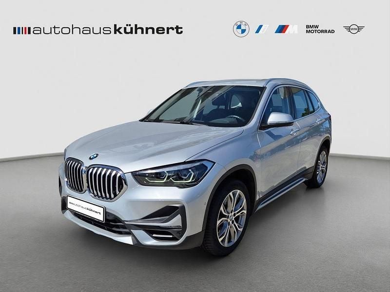 Glaciersilber metallic Gebraucht 2020 BMW X1 xLine SUV | 25.255 € (Guter Preis) - Bild 1/4