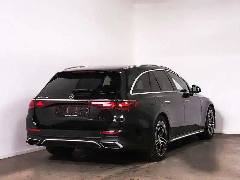 Gebraucht Mercedes E300 Advanced Plus 198 PS (145 kW) 2025 Schwarz Limousine