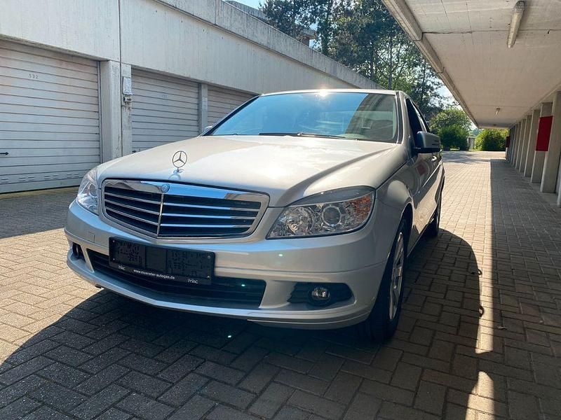 Silber Gebraucht 2008 Mercedes C180 Limousine | 10.000 € (Etwas zu teuer) - Bild 1/4