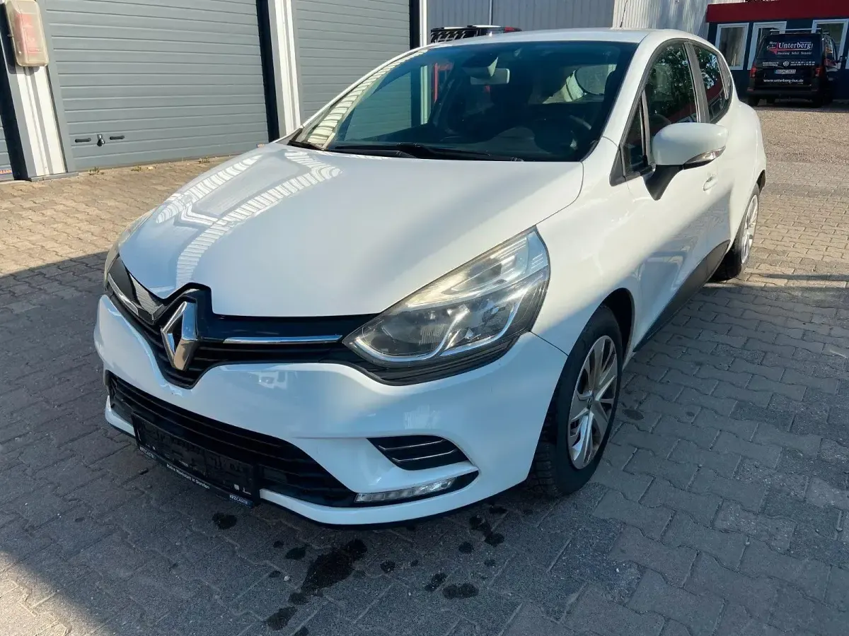 Gebraucht Renault Clio 75 PS (55 kW) 2018 Weiß Limousine