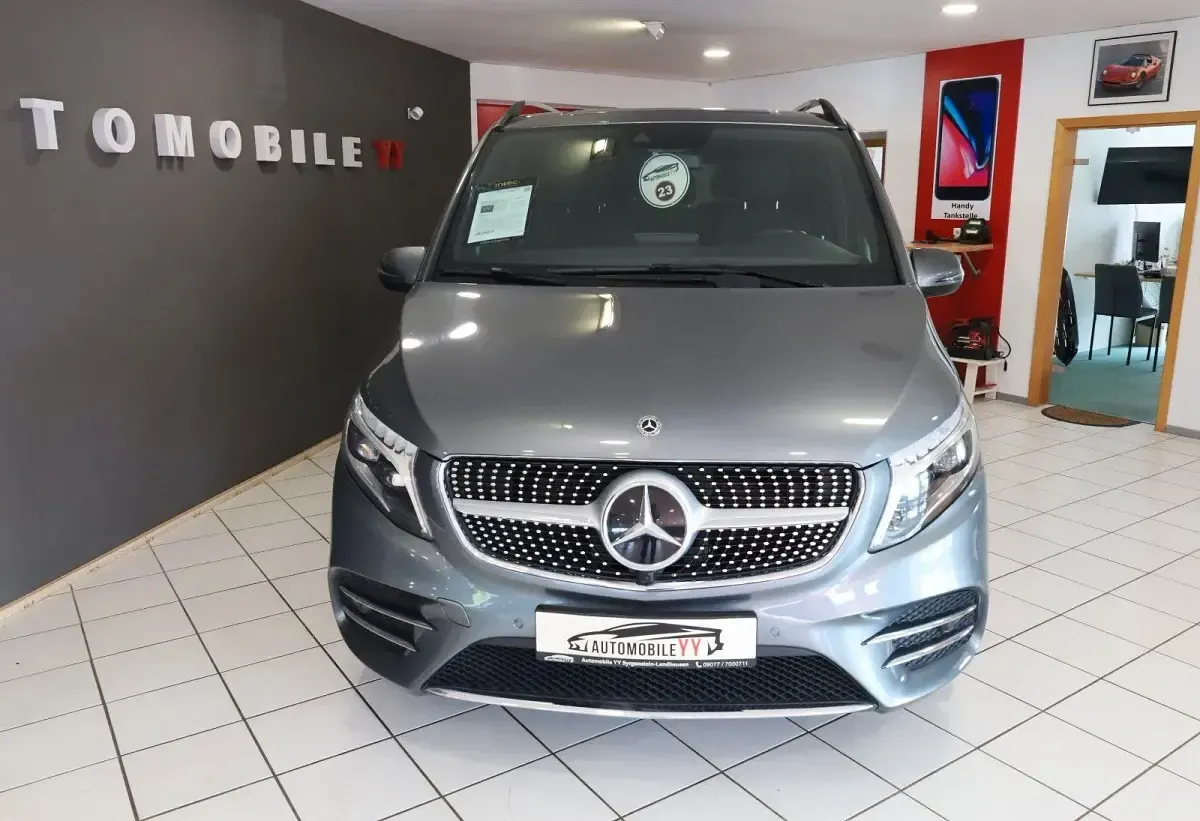 Gebraucht Mercedes V250 AMG line 190 PS (139 kW) 2019 Grau Van / Kleinbus