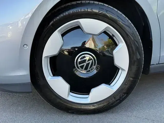 Gebraucht VW ID. Buzz Pro 150 kW (204 PS) 2024 Silber Van / Kleinbus