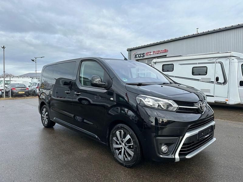 Gebraucht Toyota Proace Verso Comfort 177 PS (130 kW) 2018 Schwarz Kombi