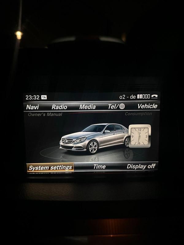 Gebraucht Mercedes E220 170 PS (125 kW) 2015 Grau Limousine