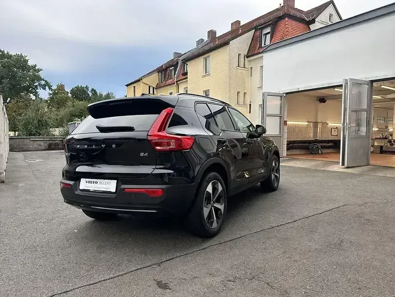 Używany Volvo XC40 Plus 197 KM (144 kW) 2024 Czarny SUV