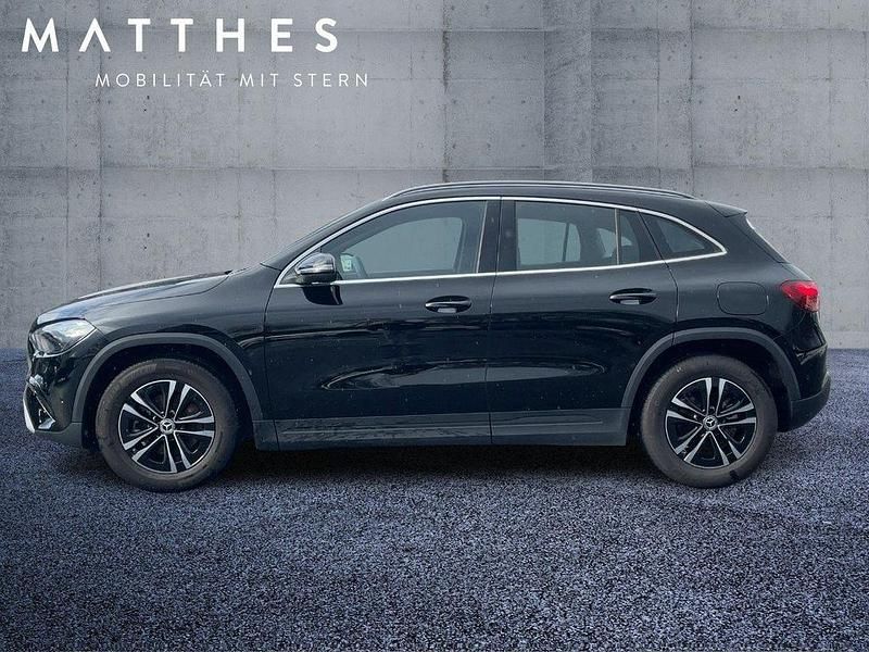 Gebraucht Mercedes GLA200 163 PS (119 kW) 2025 Schwarz SUV
