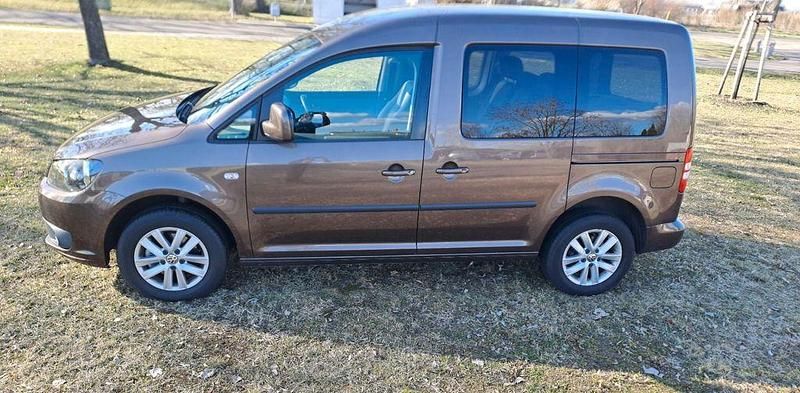 Gebraucht VW Caddy Comfortline 102 PS (75 kW) 2010 Braun Van / Kleinbus